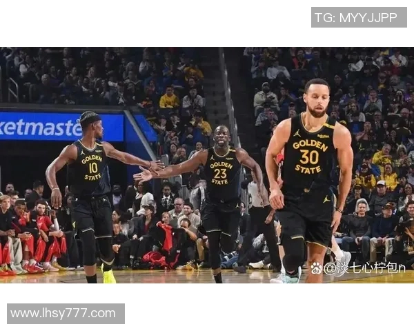 詹姆斯队与库里队精彩对决回放全程回顾与精彩瞬间分析